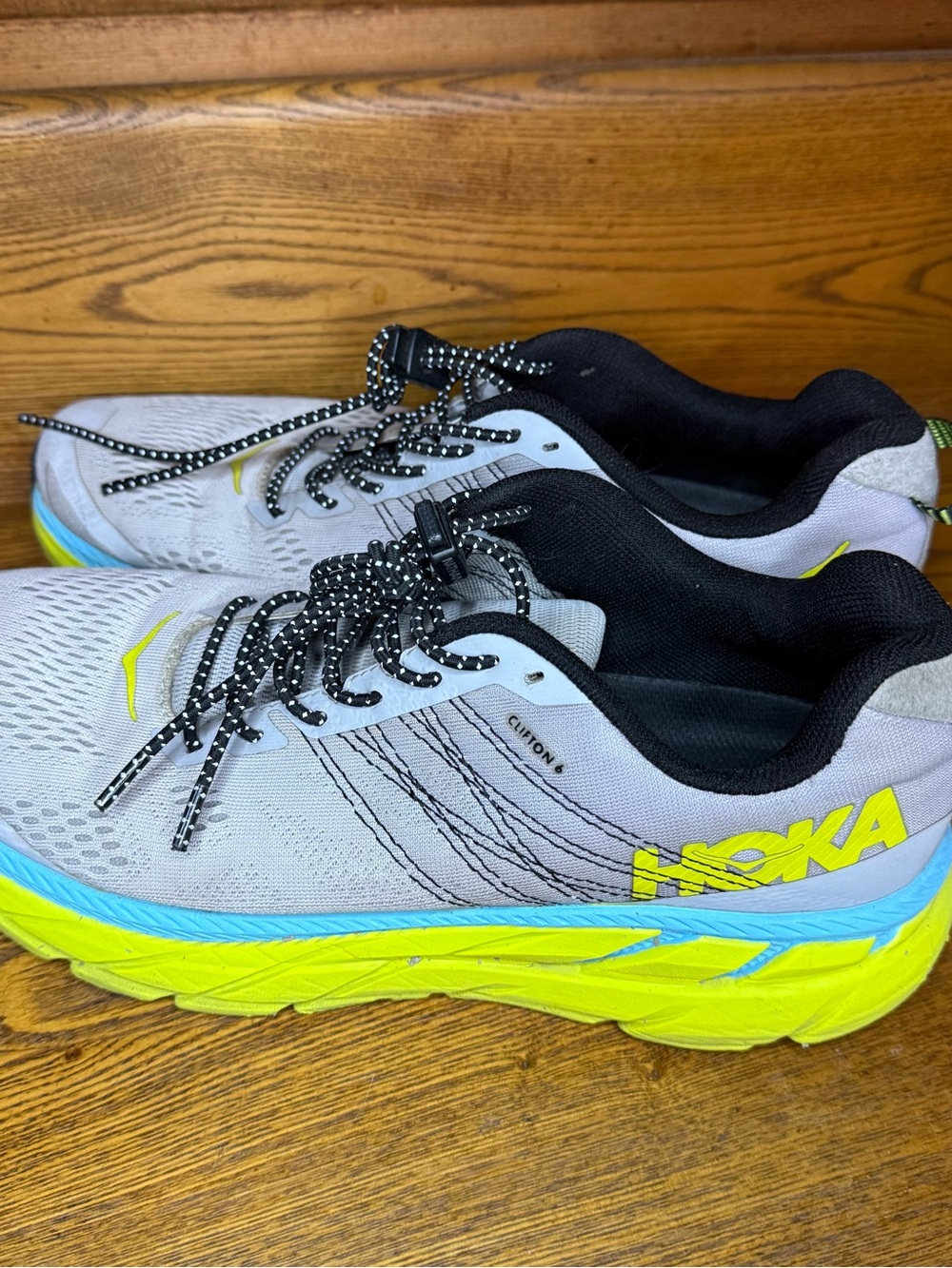 Hoka Women’s Clifton 6 Running Shoes - Light Gray/Neon Yellow 8.5